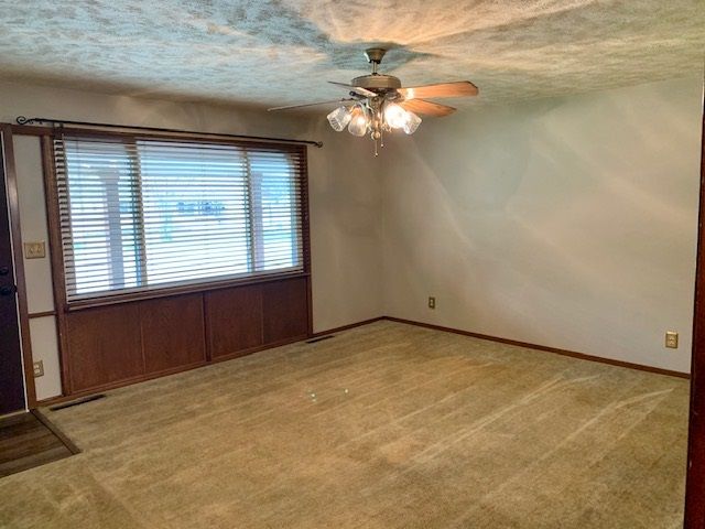 942 N Brownthrush, Wichita, KS 67212
