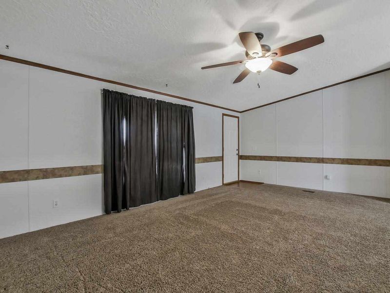 11484 SW 99th St, Augusta, KS 67010