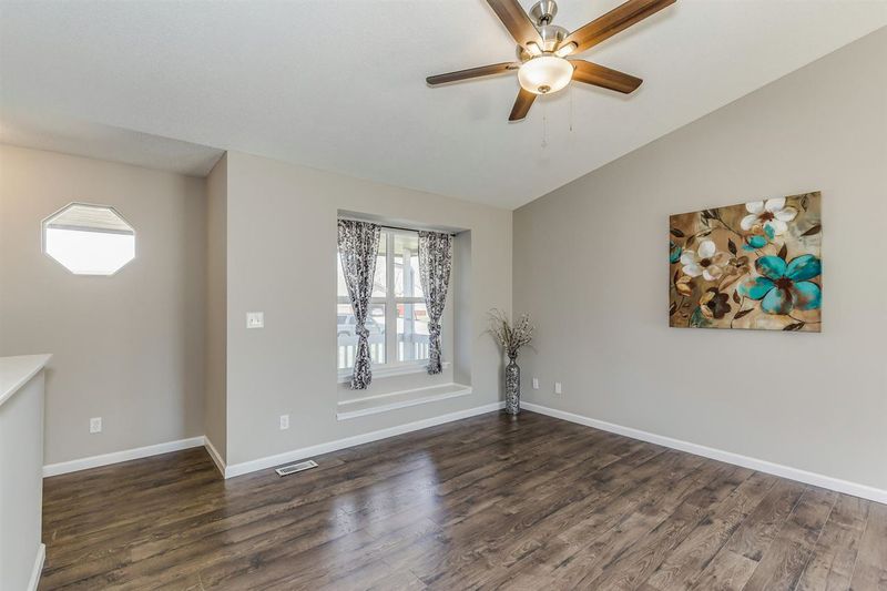 321 Victoria Ct, Newton, KS 67144