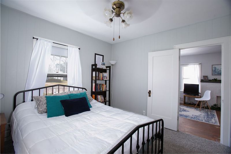 408 E 3rd St, Newton, KS 67114