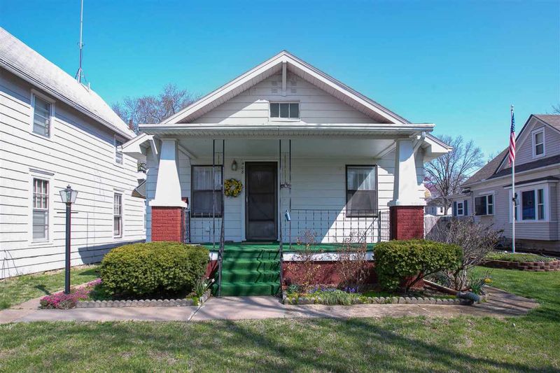 408 E 3rd St, Newton, KS 67114