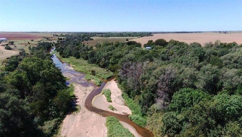 702 SE 40 Rd, Bluff City, KS 67018