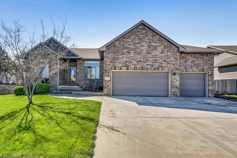 1431 E Summerlyn Dr, Derby, KS 67037