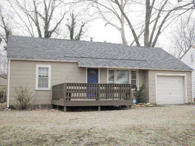 419 E 16th Ave, Winfield, KS 67156