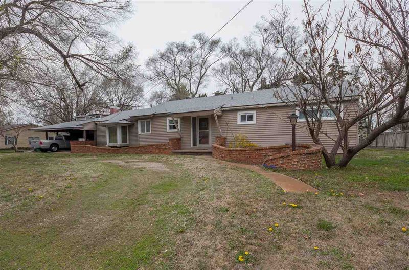 410 E 5th St, Valley Center, KS 67147