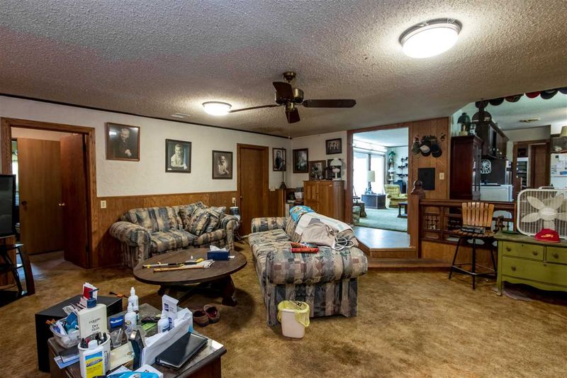 410 E 5th St, Valley Center, KS 67147