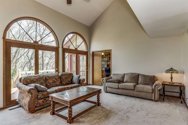 2127 E Country View Dr, Derby, KS 67037
