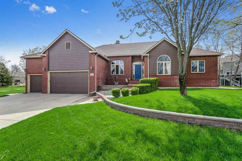 1413 E Box Elder Ct, Derby, KS 67037