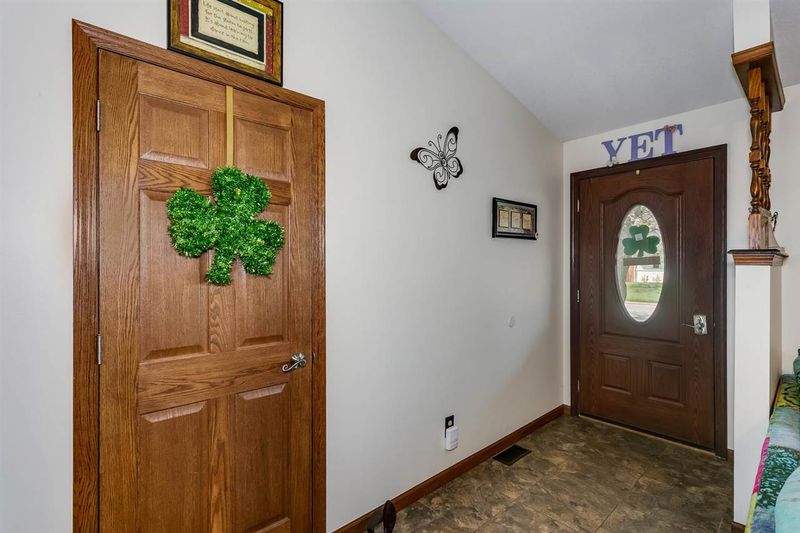 500 S Dexter Ave, Valley Center, KS 67147