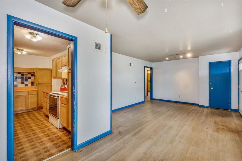 724 E Madison Ave, Derby, KS 67037