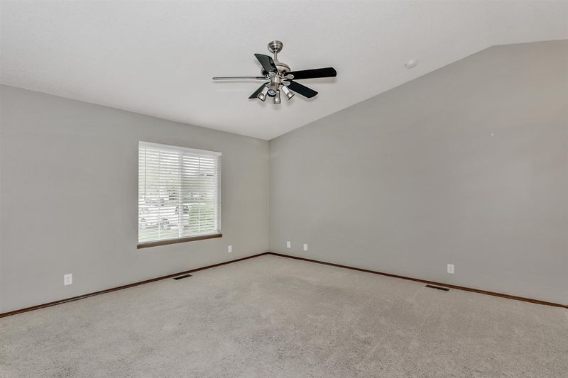 6115 E Brookview St, Wichita, KS 67220