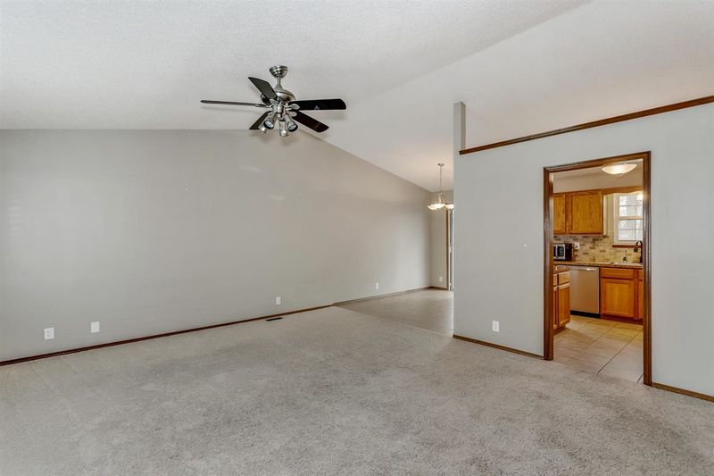 6115 E Brookview St, Wichita, KS 67220