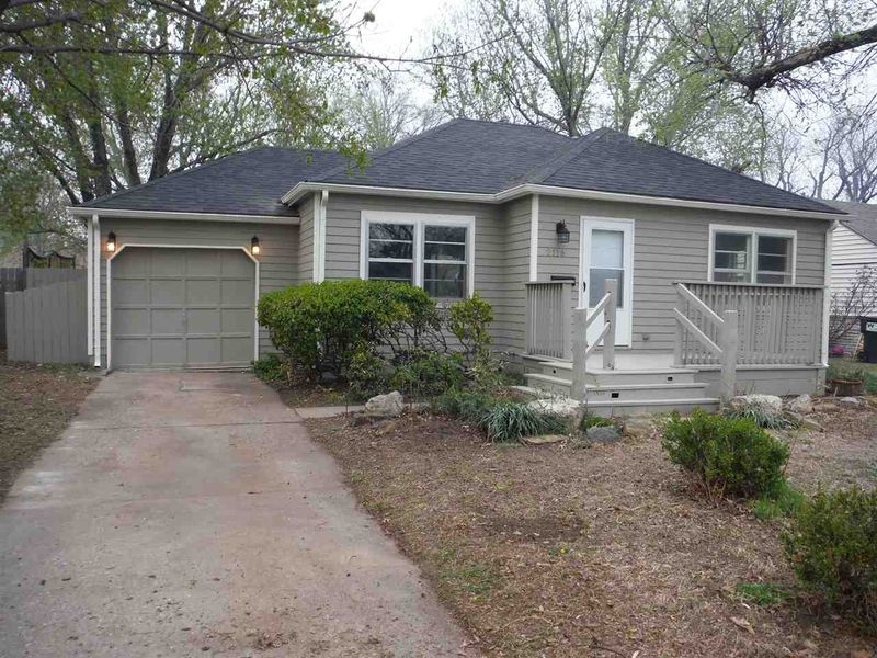 2116 E Rivera St, Wichita, KS 67211