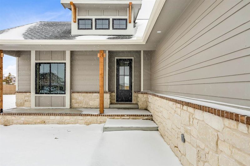 1213 E Summerchase Ct, Derby, KS 67037