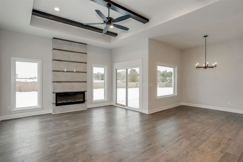 1213 E Summerchase Ct, Derby, KS 67037