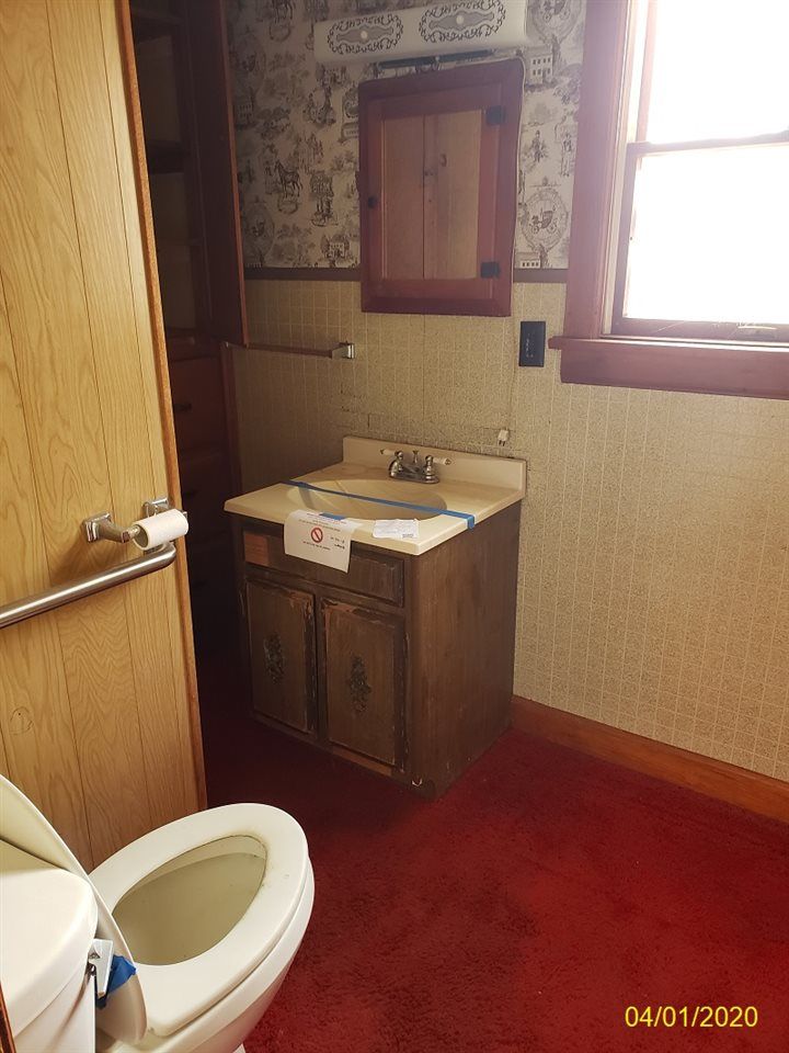 426 W 4th, Newton, KS 67114