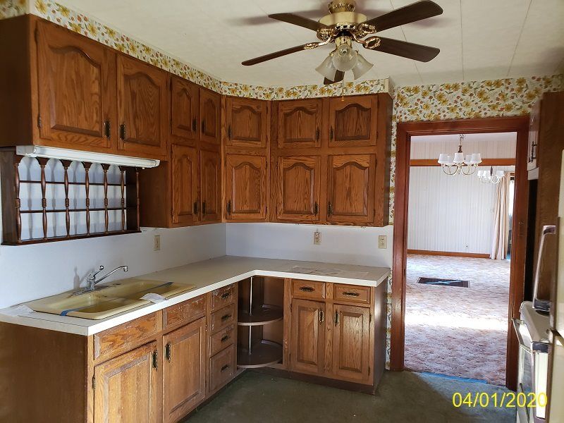 426 W 4th, Newton, KS 67114