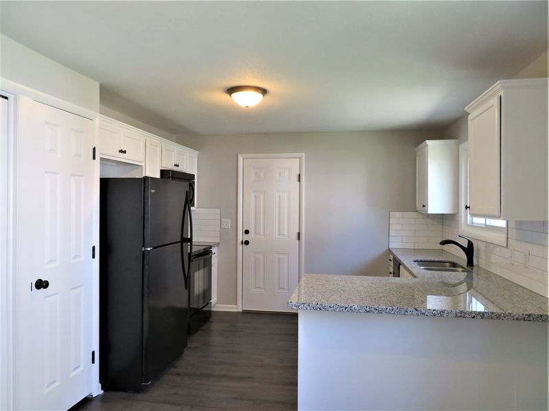 129 S Lamar Ave, Haysville, KS 67060