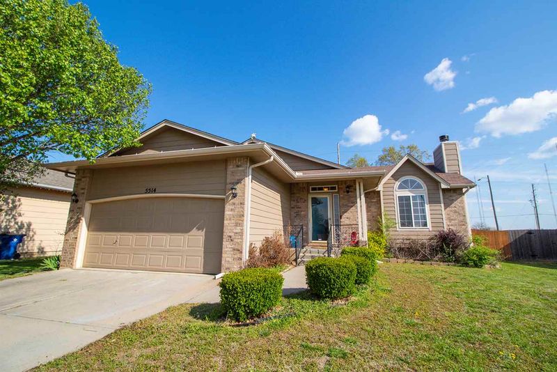 5514 E Shadowridge St, Wichita, KS 67220