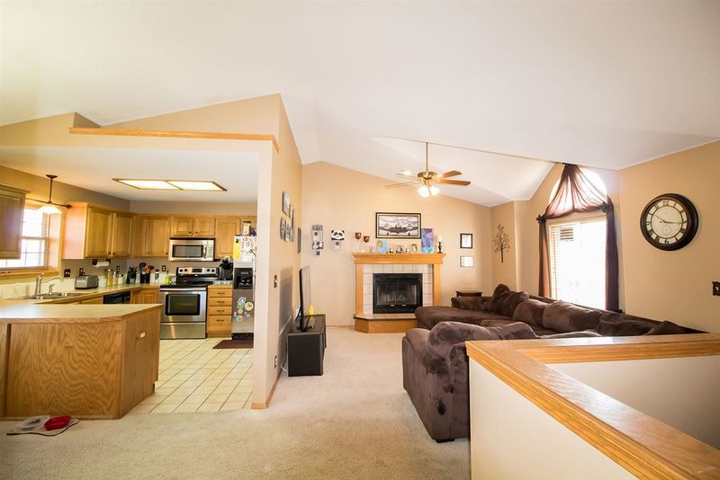 5514 E Shadowridge St, Wichita, KS 67220