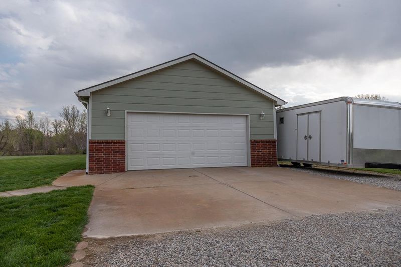 701 E Chukker, Haysville, KS 67060