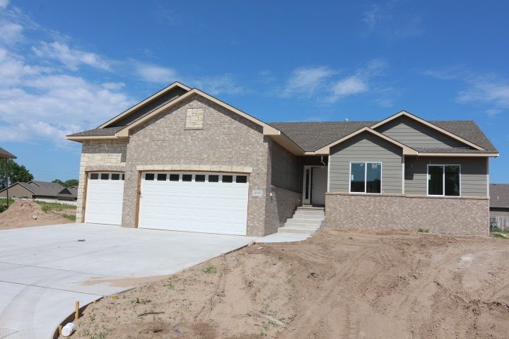 6422 S Jade Ave, Derby, KS 67037