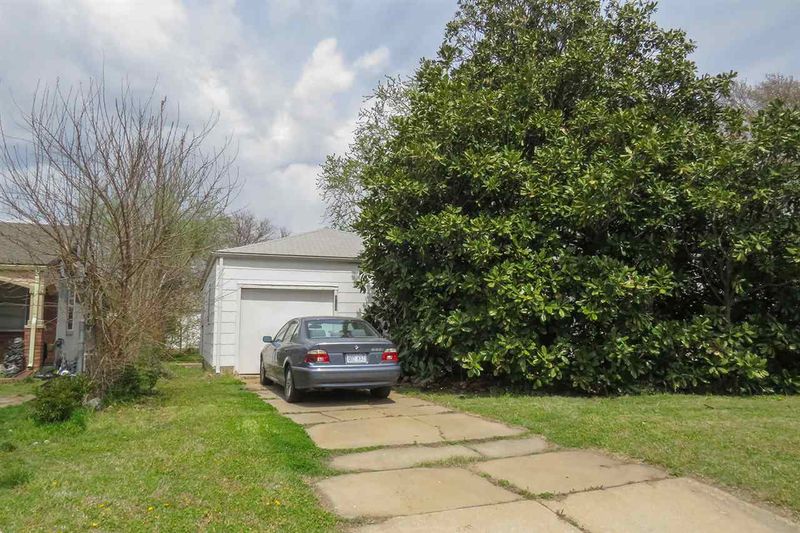 3128 E Alpine St, Wichita, KS 67216