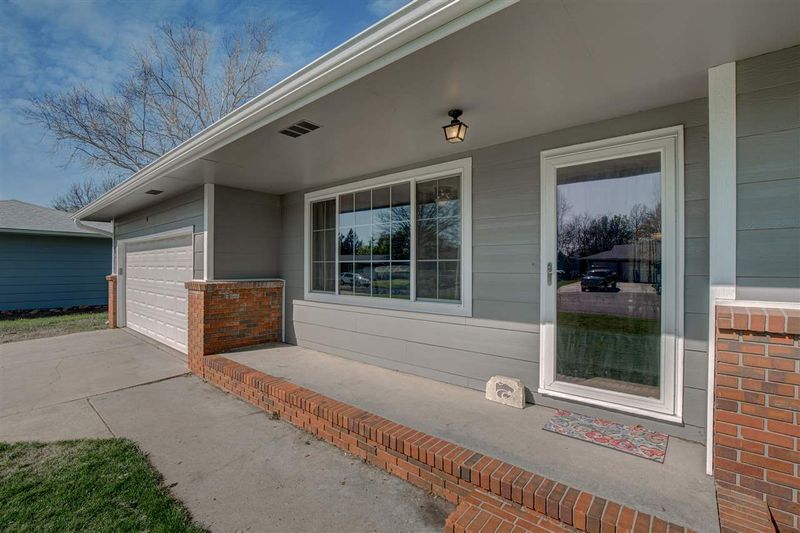 1615 Grandview Ct, Newton, KS 67114