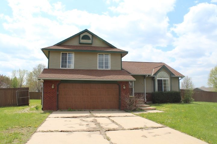 12207 E Fireside Ct, Derby, KS 67037