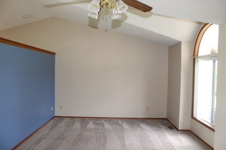 12207 E Fireside Ct, Derby, KS 67037