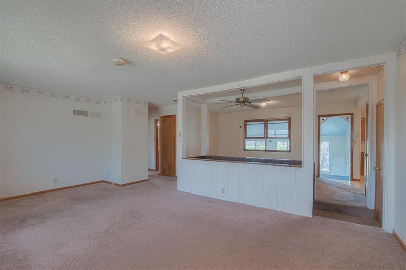 1221 Old Main St, Newton, KS 67114