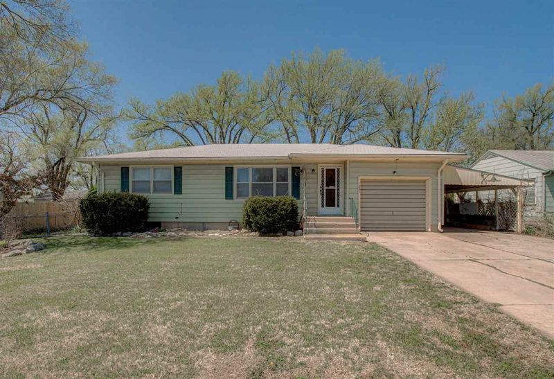 1221 Old Main St, Newton, KS 67114