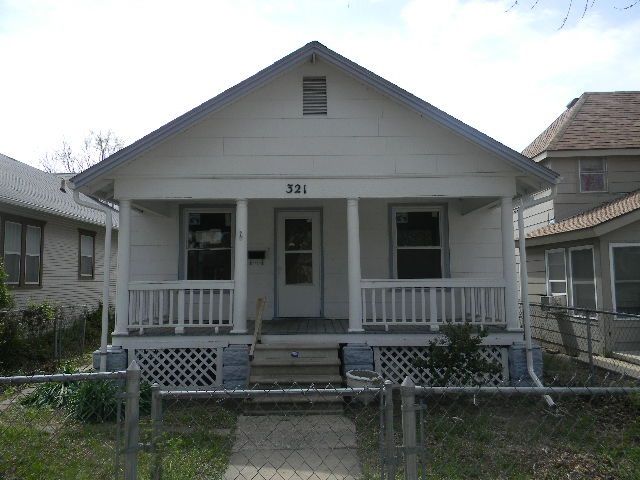 321 E 9th, Newton, KS 67114