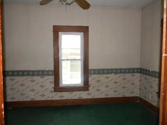 321 E 9th, Newton, KS 67114