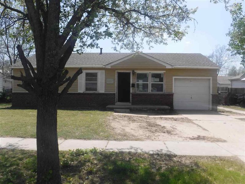 1307 E Gidley St, Wichita, KS 67216