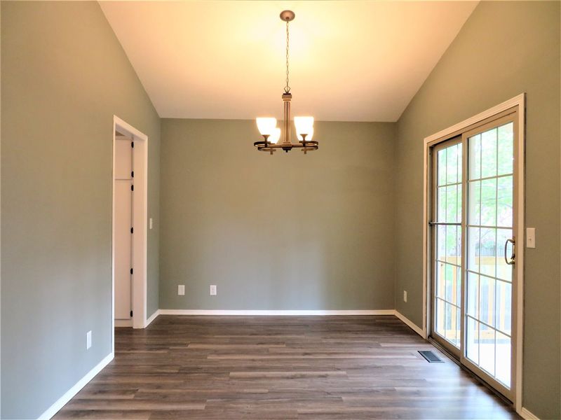 2227 N White Oak Rd, Derby, KS 67037