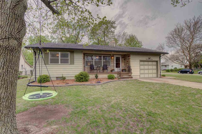 1205 Grove, Newton, KS 67114
