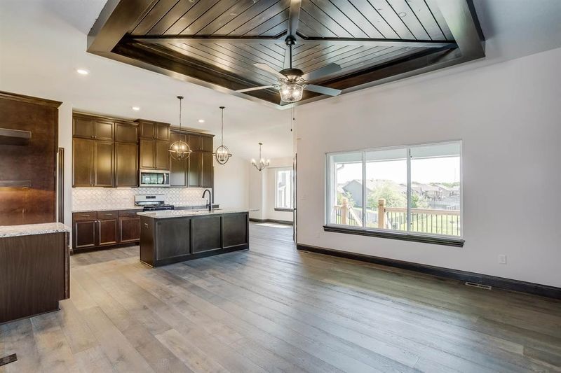 1520 N Shadow Rock Dr, Andover, KS 67002