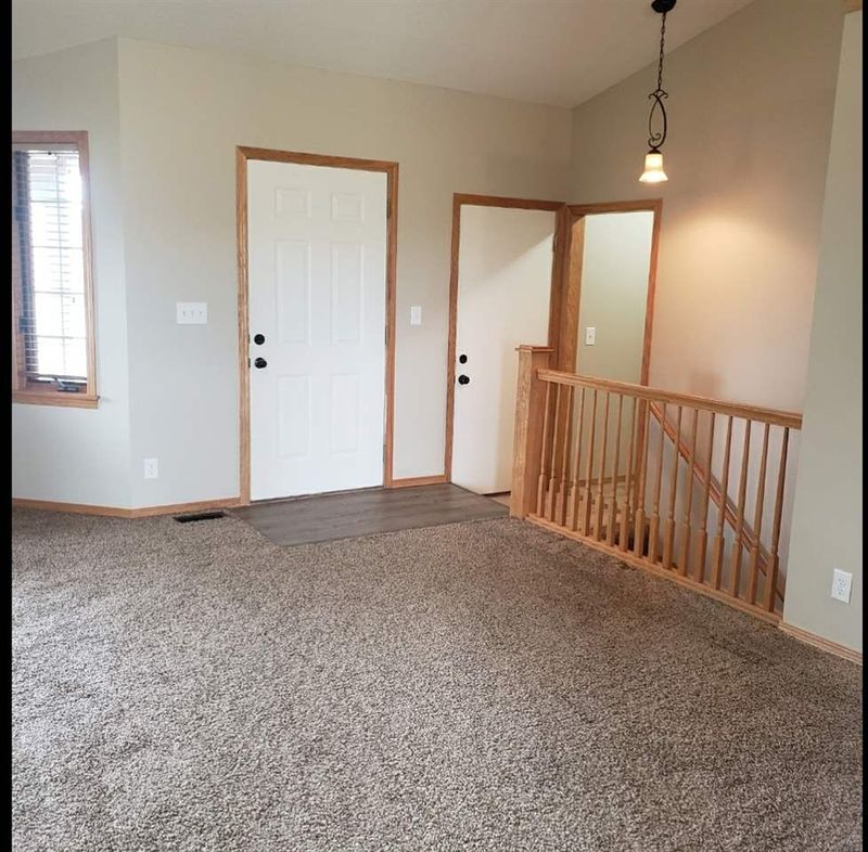 4860 E Ashton St, Bel Aire, KS 67220