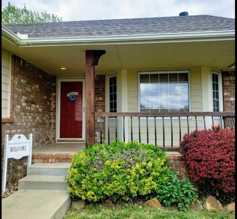 4860 E Ashton St, Bel Aire, KS 67220