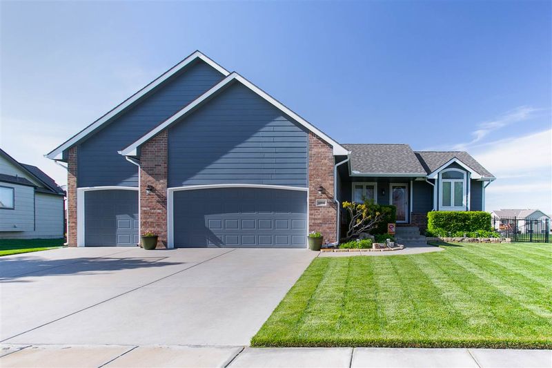 10916 W Waterside St, Maize, KS 67101
