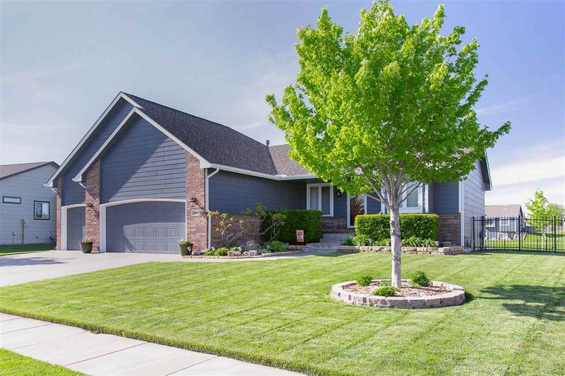 10916 W Waterside St, Maize, KS 67101