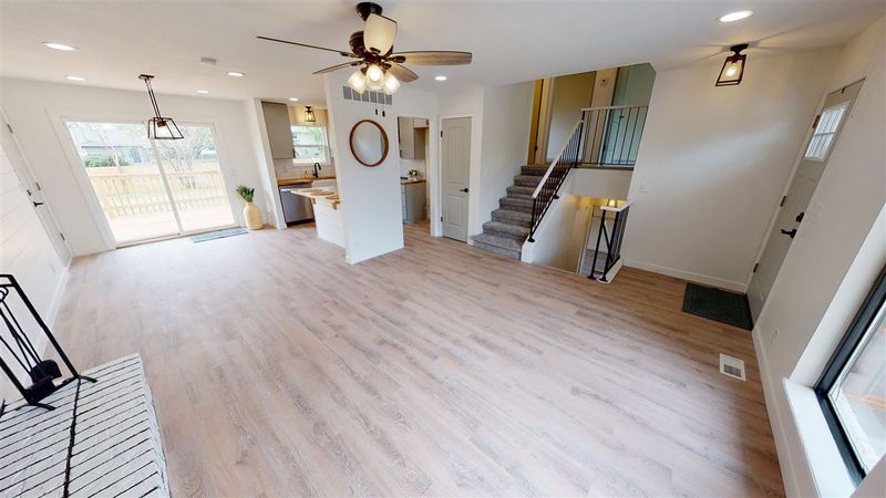 513 E Pecan Ln, Derby, KS 67037