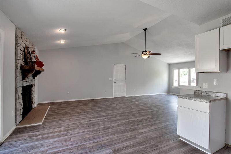 304 E Osage St, Rose Hill, KS 67133