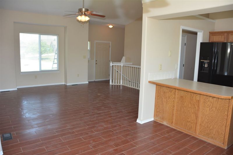 10005 E Stafford St, Wichita, KS 67207