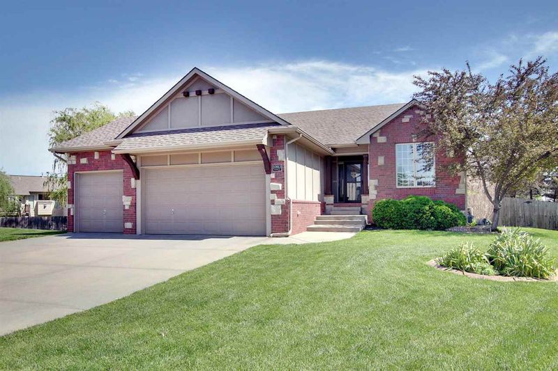 10913 W Waterside Ct, Maize, KS 67101