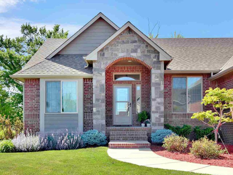 2219 N Rough Creek Rd, Derby, KS 67037