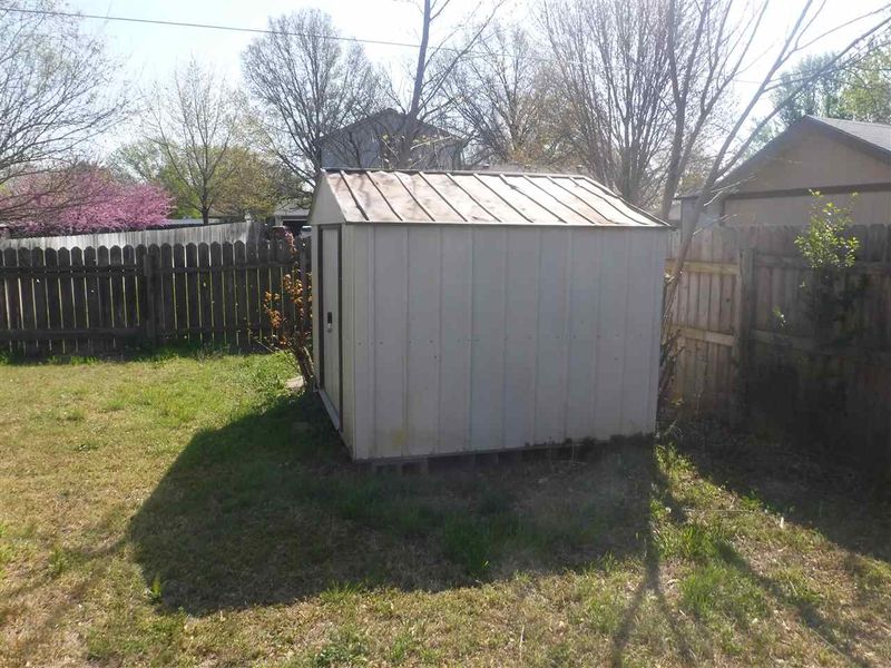 1646 N Main St, Rose Hill, KS 67133