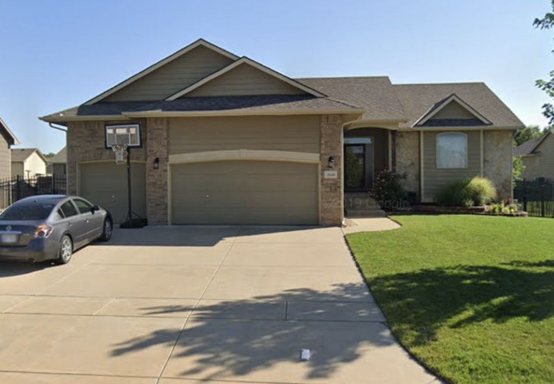 2048 E Quail Hl, Derby, KS 67037