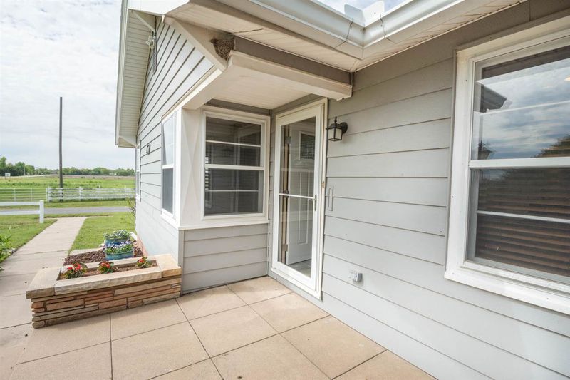 3511 Hendricks, Hutchinson, KS 67502-2111